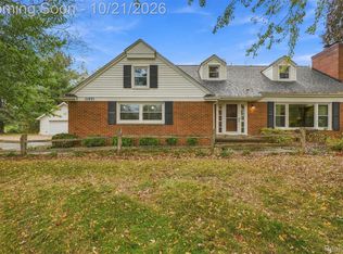 11971 Nine Mile Rd, South Lyon, MI 48178