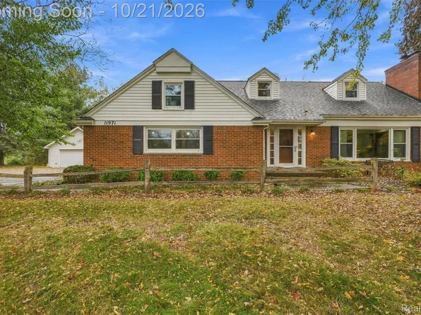 11971 Nine Mile Rd, South Lyon, MI 48178
