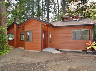 1240 E Island View Rd, Grapeview, WA 98546