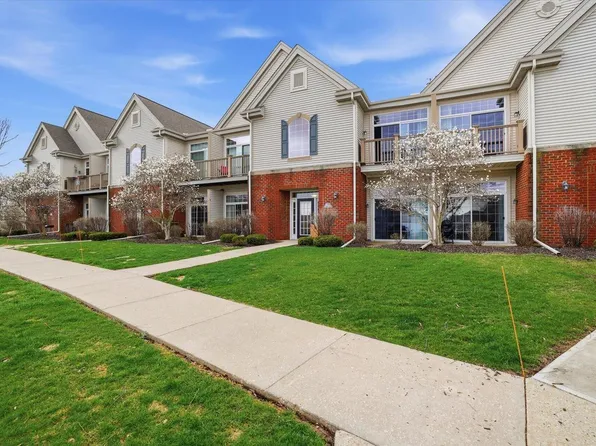 W206N16731 Blackberry CIRCLE #1526, Jackson, WI 53037