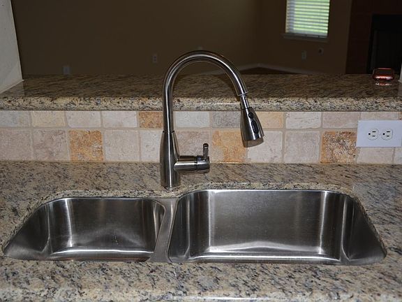 4th image of 7926 Linden Oaks Ln