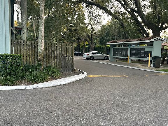 3rd image of 2812 Somerset Park Dr APT 101