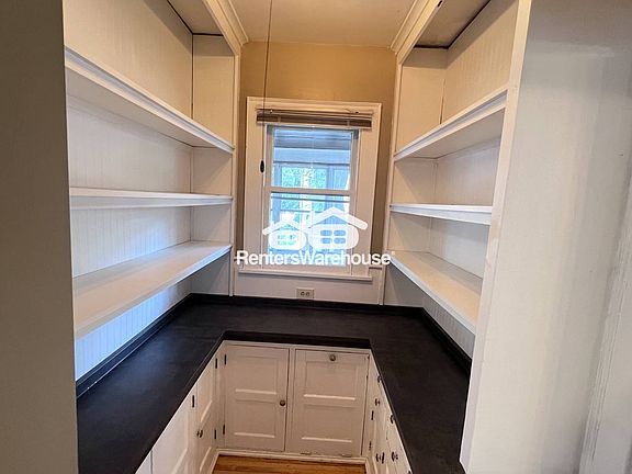 5th image of 3225 Hennepin Ave