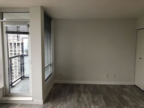 5th image of 939 Expo Blvd #2201