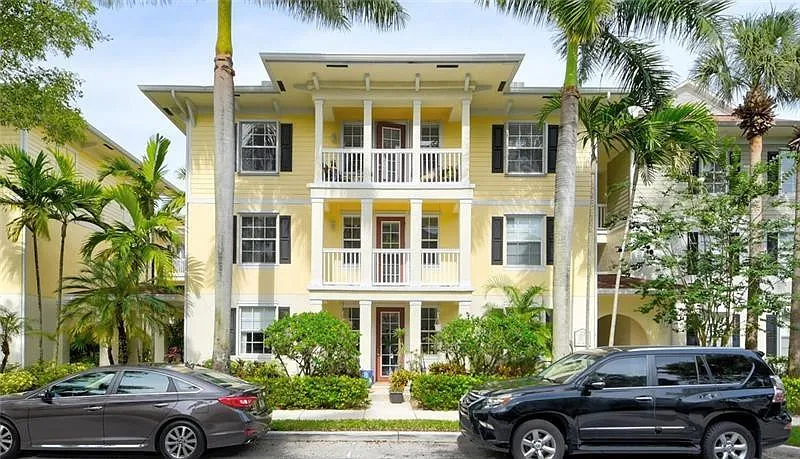 2 bed, 2.0 bath, 1211 sqft, $2,750 — Photo 2