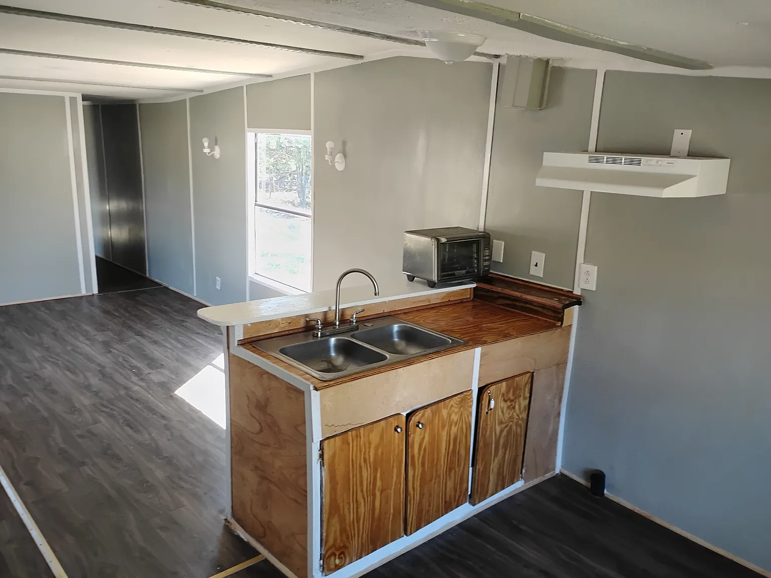 2 bed, 825 sqft, $700 — Photo 2