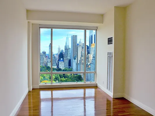 Rented by Sotheby's International Realty | media 18