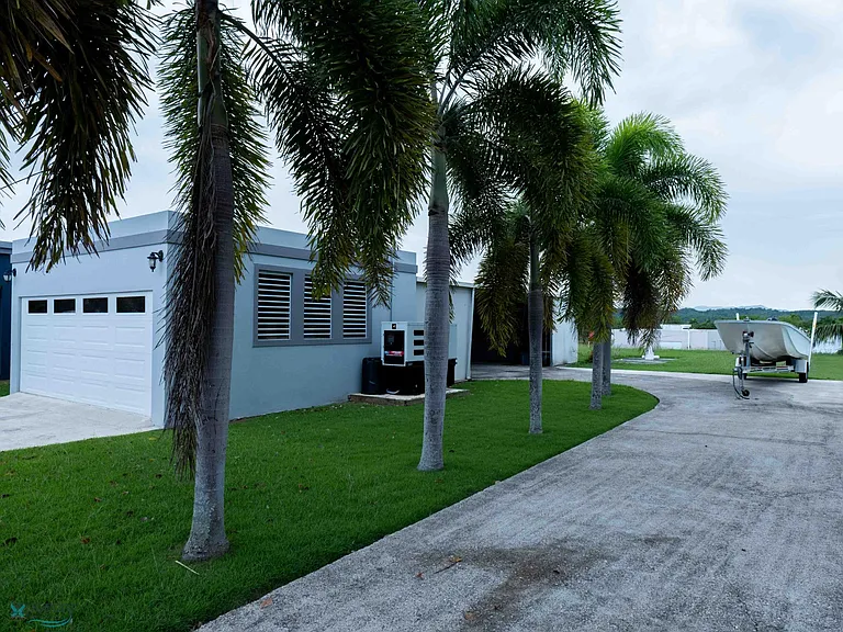 15 Urb Brisas Del Mnr #II — Photo 5