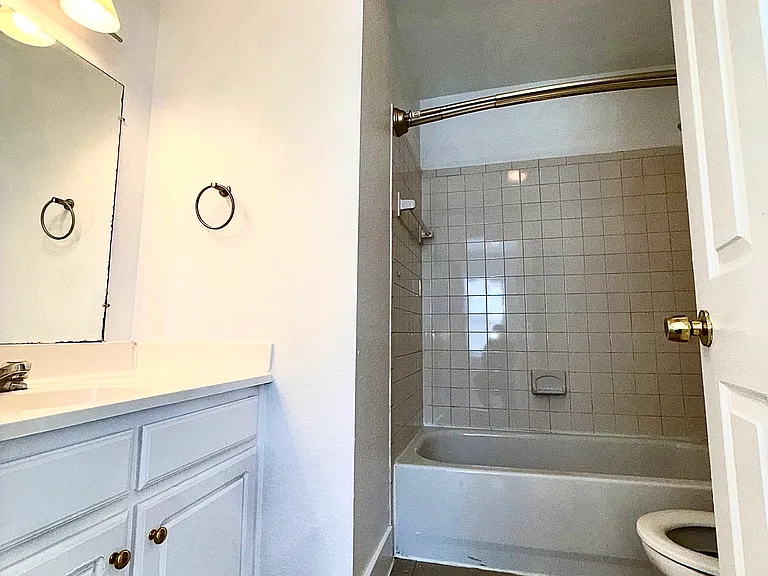 4626 San Jacinto St #D — Photo 16