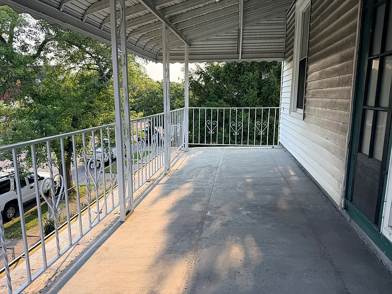 634 E Ferry St #2 — Photo 10