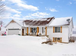 2029 Bauer Rd, Jenison, MI 49428