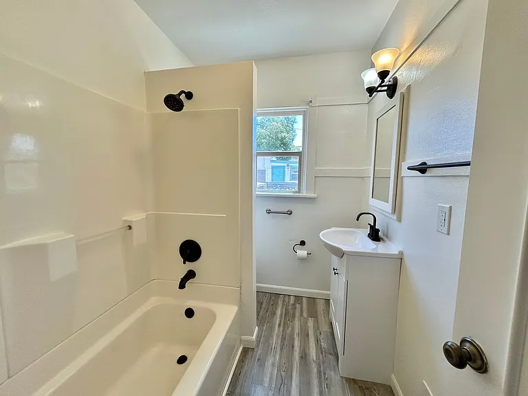 304 308 N Miller 401 #407 — Photo 10