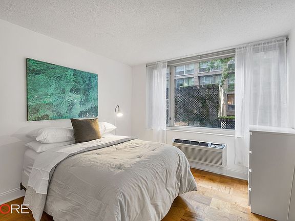 4th image of 130 W 67th St APT 2E