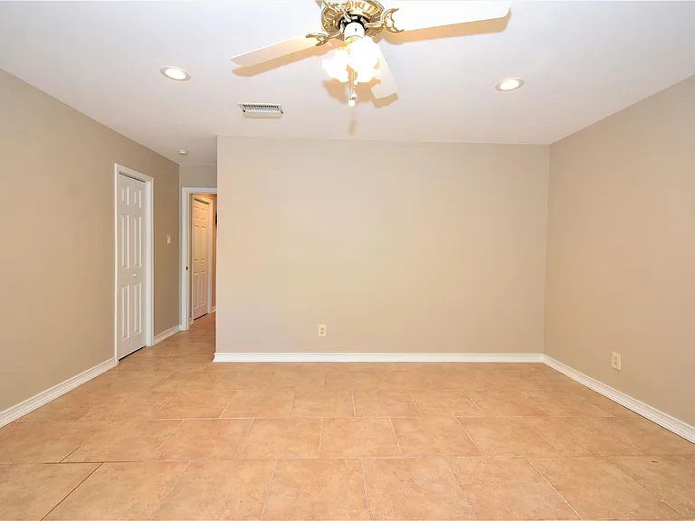 6011 Arboles Dr — Photo 29