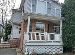 54 Firwood Rd UNIT 2, Pt Washington, NY 11050