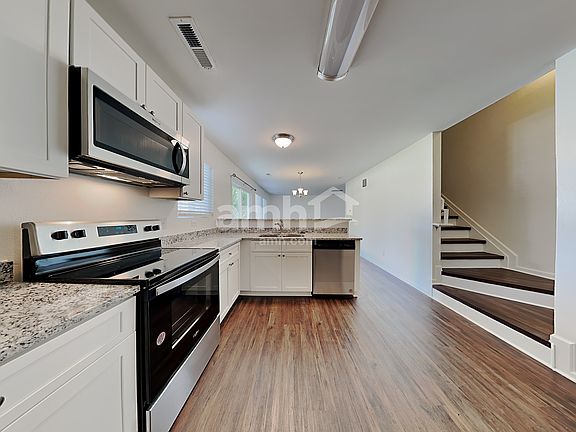 3rd image of 5613 Topsail Ct