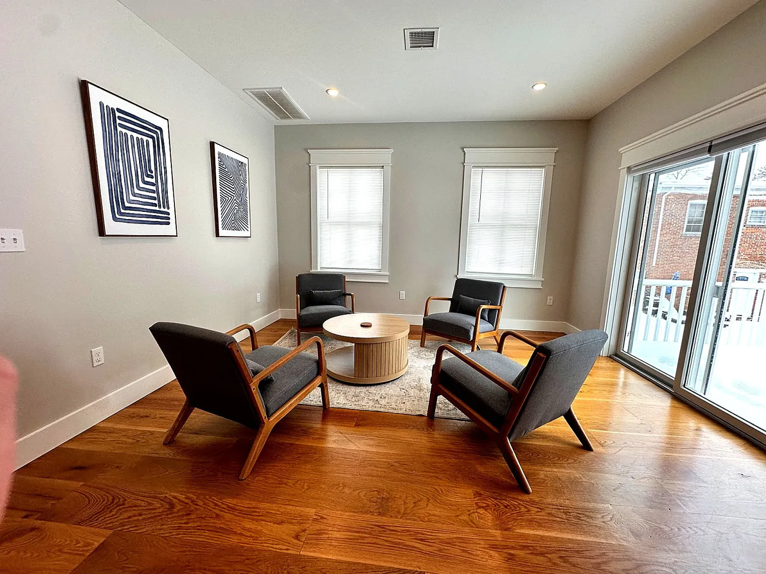 3 bed, 2.0 bath, $7,123 — Photo 4