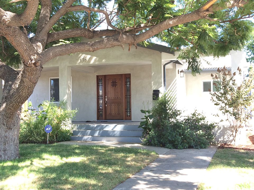 1st image of 134 S Hobart Blvd