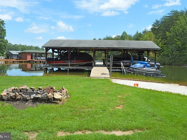 6 Anna Highview Dr, Bumpass, VA 23024