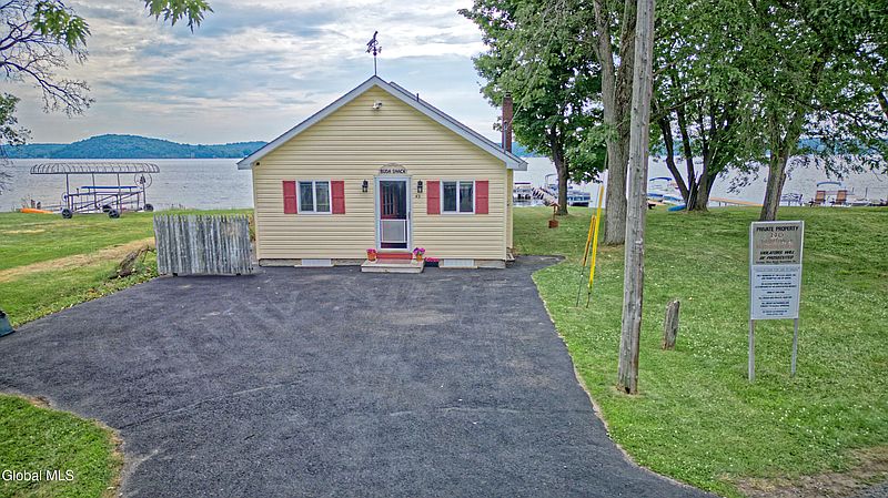 2nd image of 43 Lake Avenue