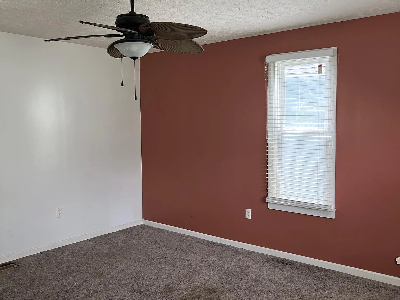 3 bed, 1.5 bath, 1161 sqft, $1,250 — Photo 1