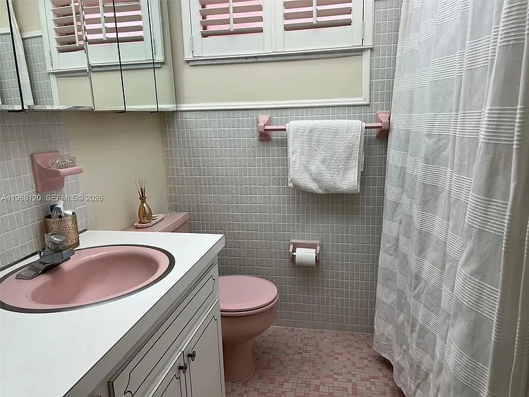 215 SE 3rd Ave #3-D — Photo 10