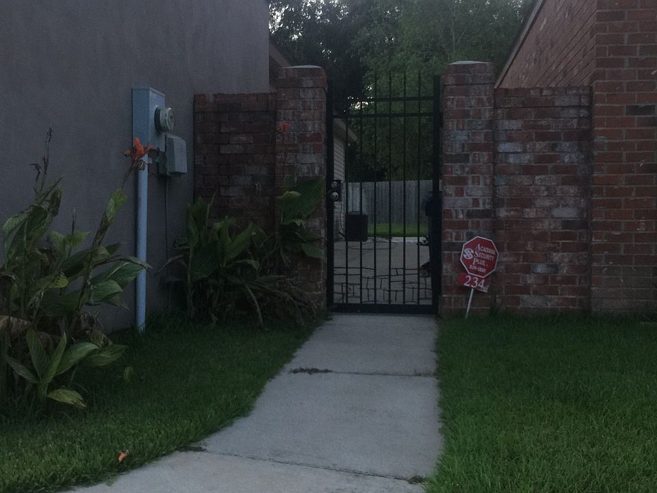 2nd image of 234 Chimney Rock Blvd