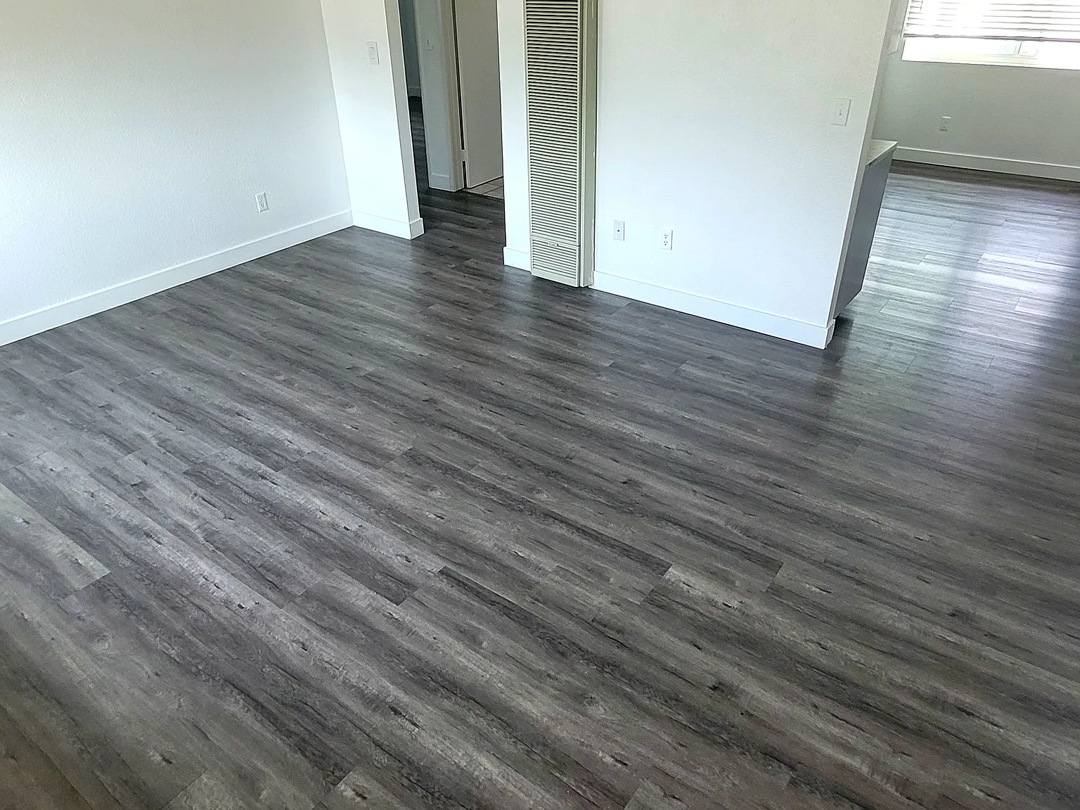 2 bed, 900 sqft, $2,500 — Photo 2