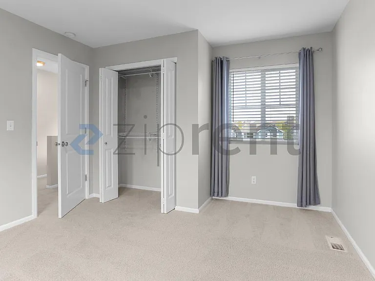 2478 NE Iverson Ln — Photo 14