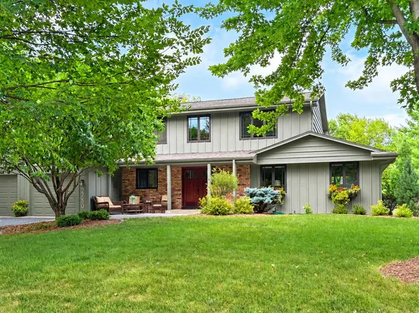 2750 Fountain Ln N, Plymouth, MN 55447