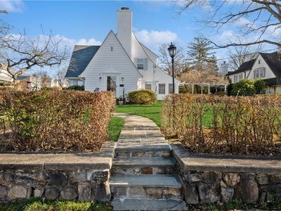 123 Beach Avenue, Larchmont, NY, 10538