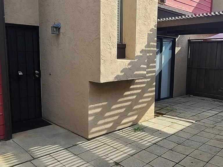 140 E El Norte Pkwy — Photo 4