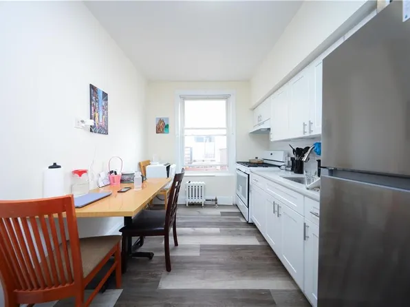 2391 East 3rd Street image 21 of 33