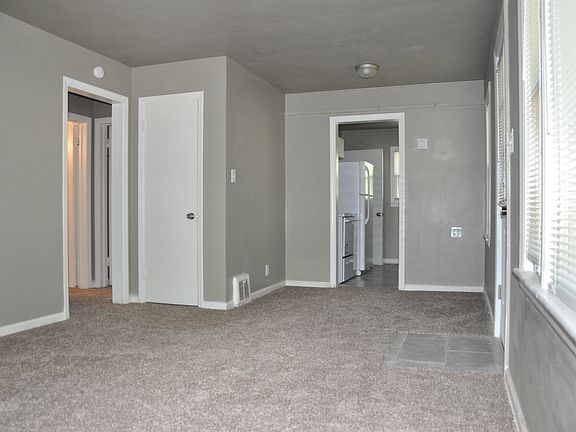 4th image of 3113 S Vermont Ave
