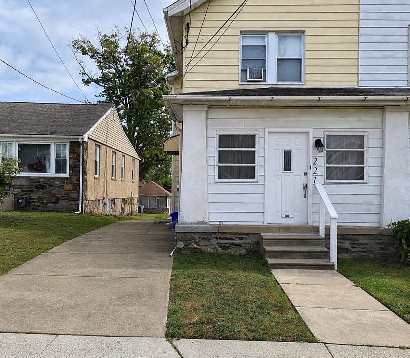 1st image of 221 Ardmore Ave