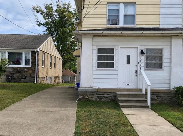 221 Ardmore Ave, Upper Darby, PA 19082