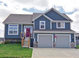 817 W Rader St, Lone Jack, MO 64086