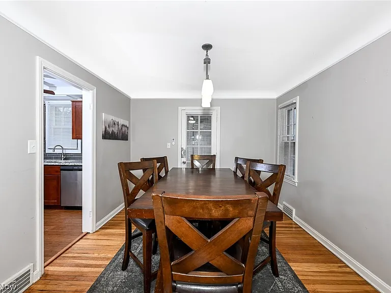 3699 Bainbridge Rd — Photo 9