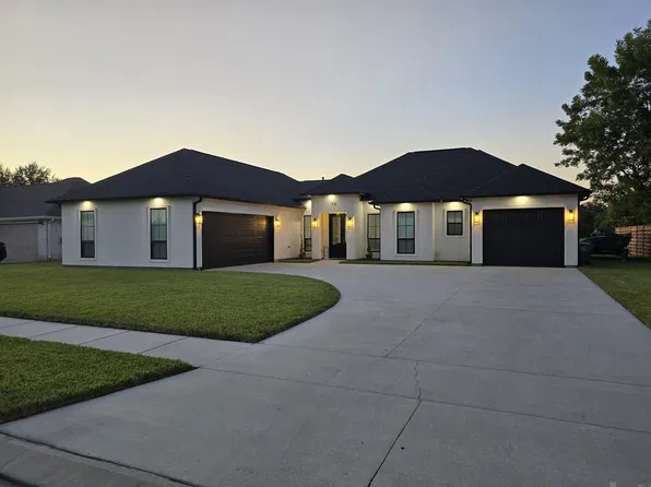 198 River Place Dr, Hahnville, LA 70057