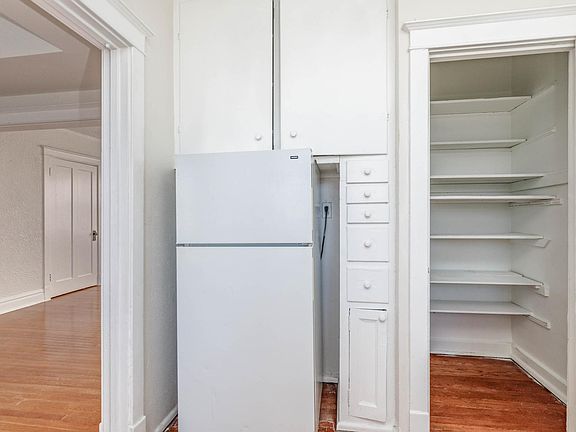 3rd image of 1107 Bellevue Ave APT 2e