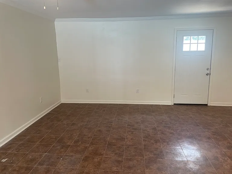 206 Challenger St #C — Photo 5
