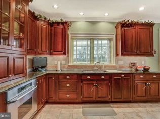 5 Hidden Meadow Dr, Mechanicsburg, PA 17050