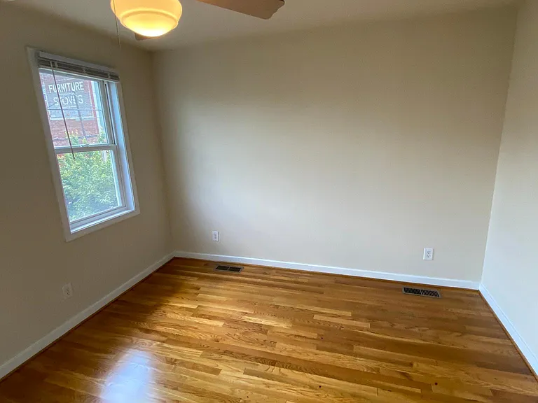 1512 W Cary St — Photo 34