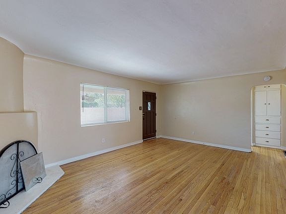 3rd image of 325 Laguayra Dr NE