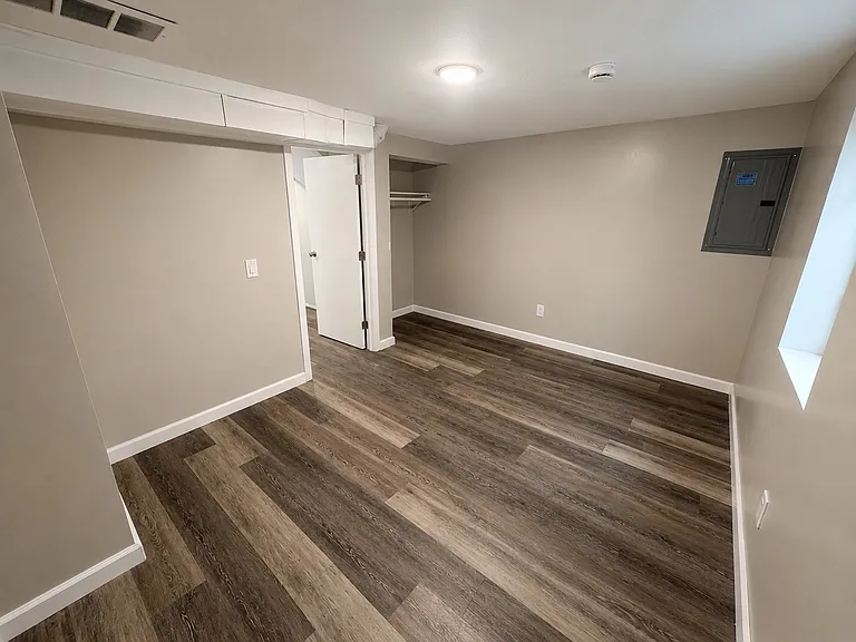 4076 Spencer St — Photo 8