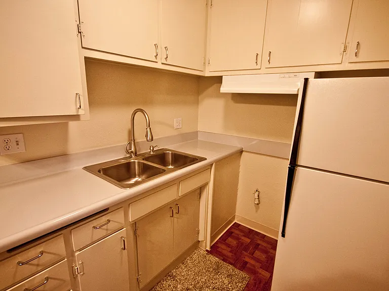 University Village Apartments — Photo 12