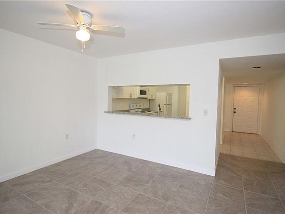 5th image of 1224 Commonwealth Cir #N-102