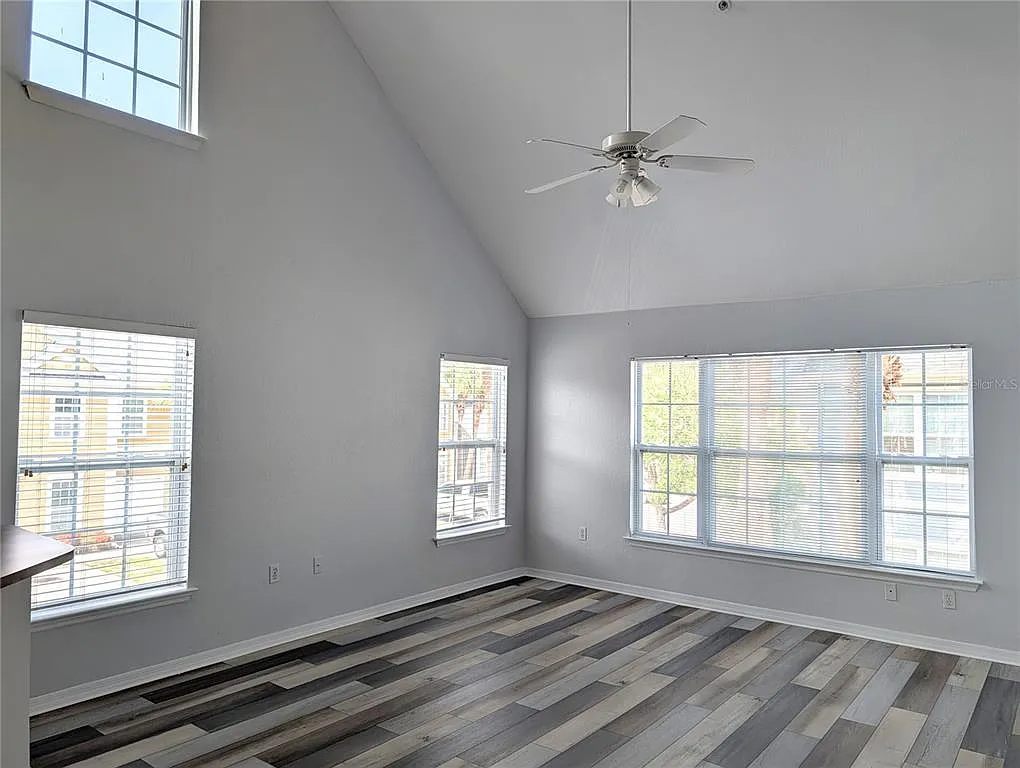 2 bed, 2.0 bath, 1141 sqft, $1,900 — Photo 3