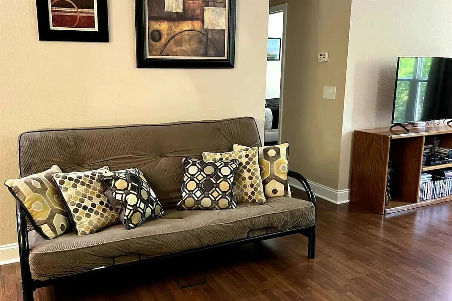 3 bed, 2.0 bath, 2195 sqft, $3,397 — Photo 3