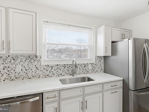 5th image of 740 Neptune Ave